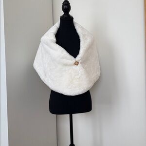 Elegant White Faux Fur Shawl Wedding shawl